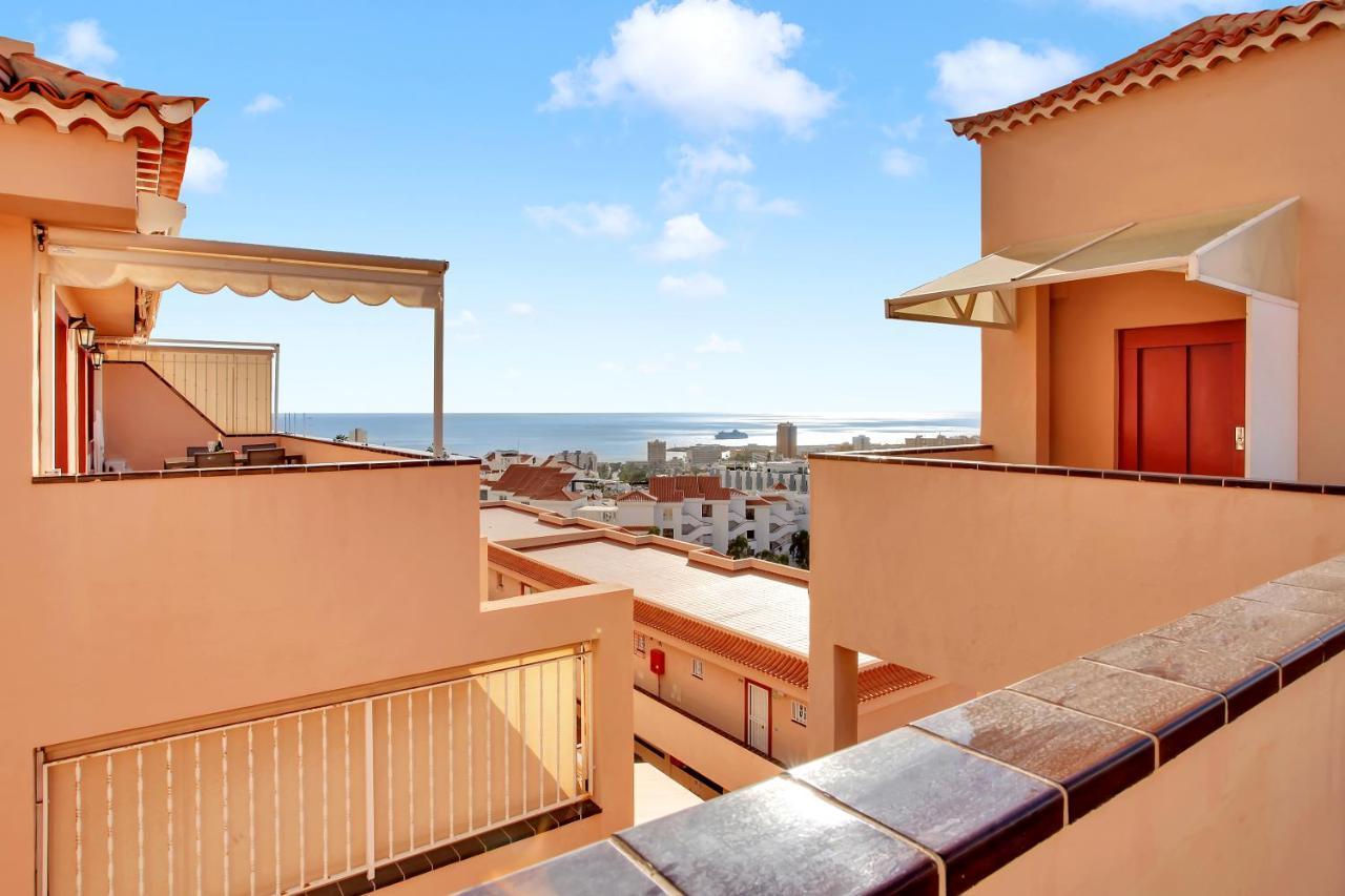 Top Floor, Sea View, Huge Terrace, Heated Pool, Garage Los Cristianos  Kültér fotó