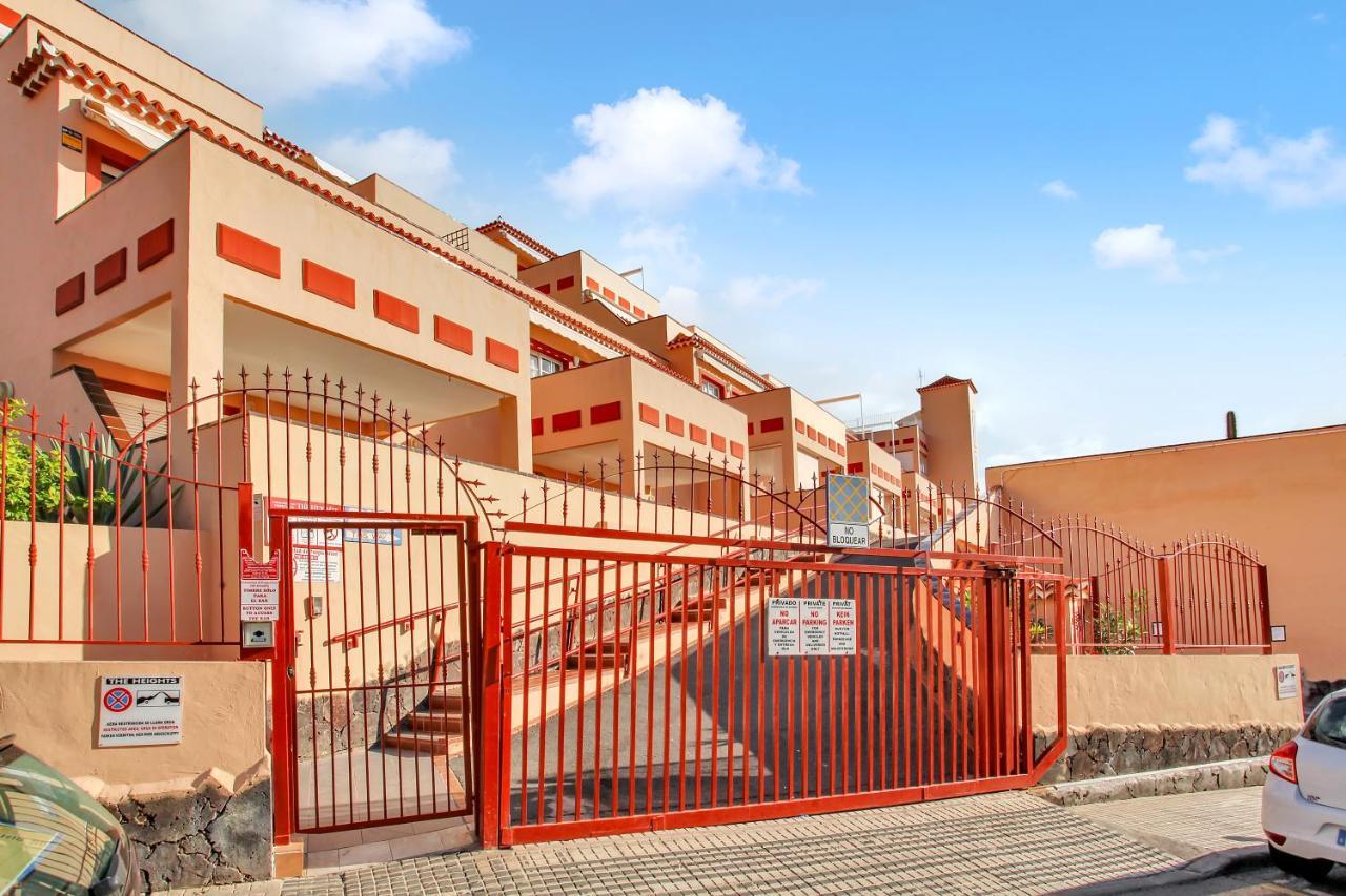 Top Floor, Sea View, Huge Terrace, Heated Pool, Garage Los Cristianos  Kültér fotó